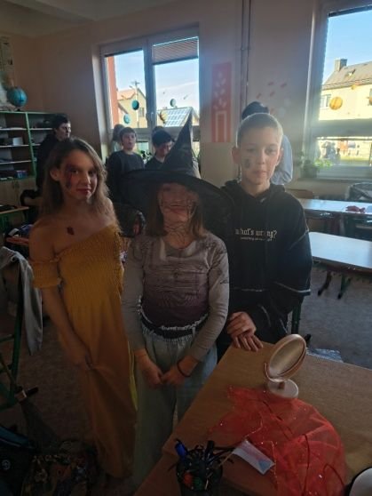 03__halloween_v_dejepise