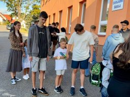 07_prvnaci_ve_skole