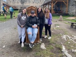 08_devitka_na_vylete